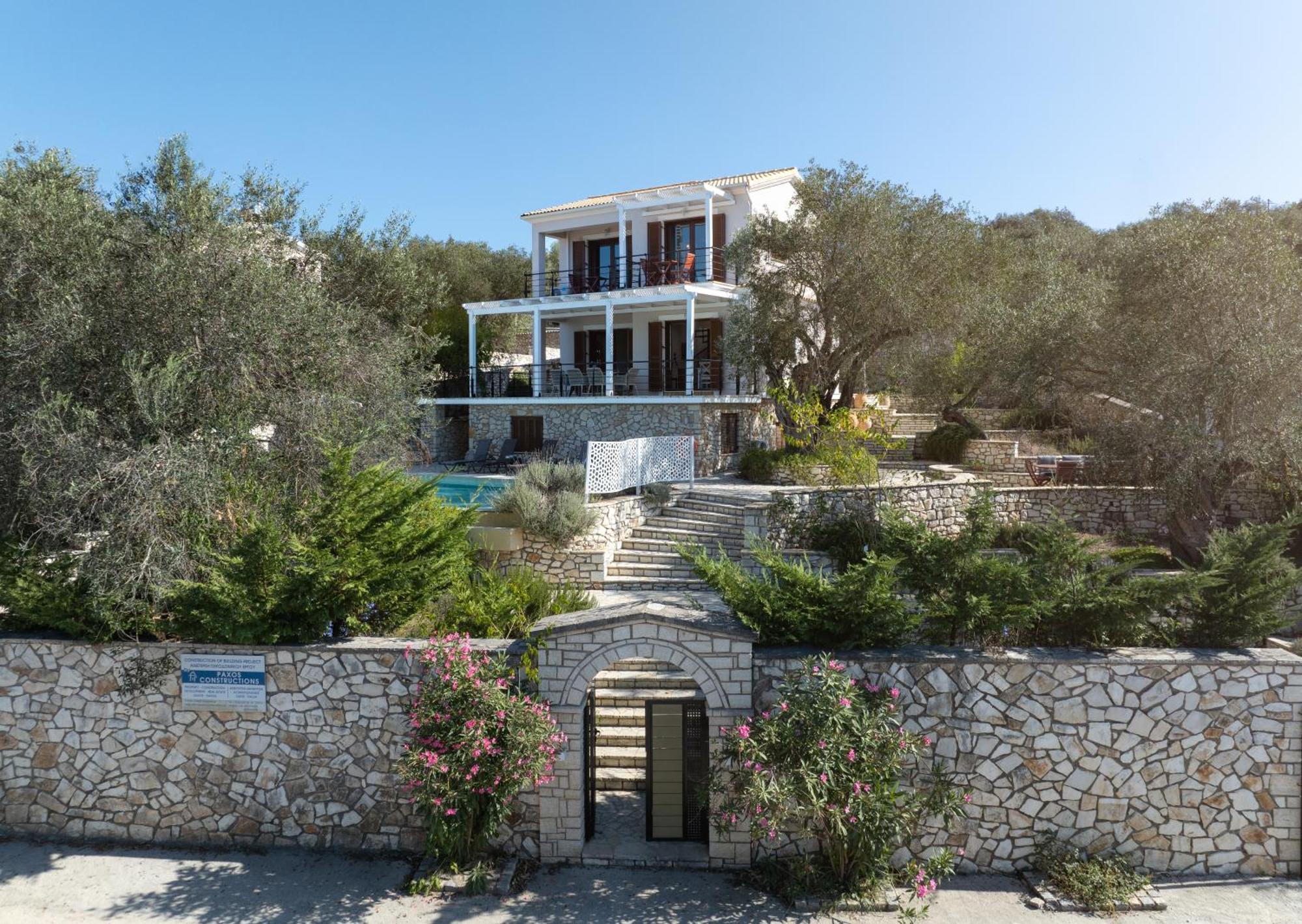 Villa Bougarini Haven Family Villa Rock Pool Oasis Ieromonachos Exterior photo