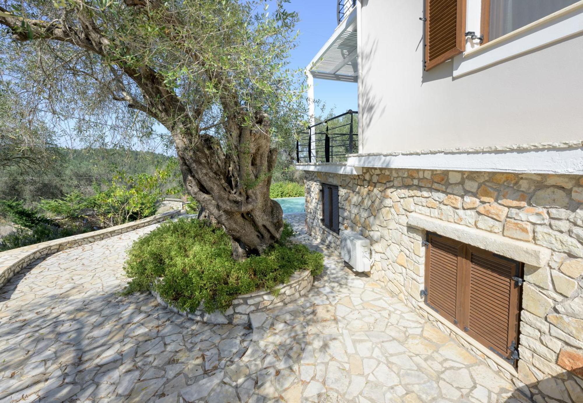 Villa Bougarini Haven Family Villa Rock Pool Oasis Ieromonachos Exterior photo